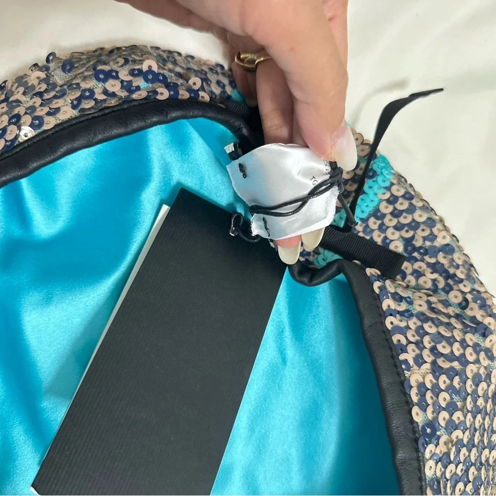 NWT Gucci Sequin Beret in Black and Teal genuine leather hem size M - Picture 6 of 9